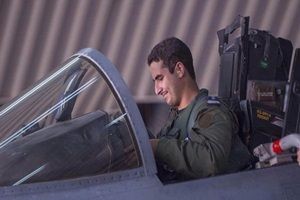 Yemen'i bombalayan pilotlara Bentley araba