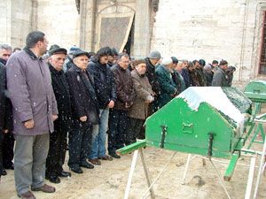 Öğretmen Fatma Tuzla'nın cenazesi toprağa verildi