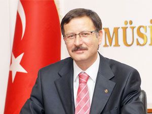 ‘İkinci dil talebi bölücülüktür’