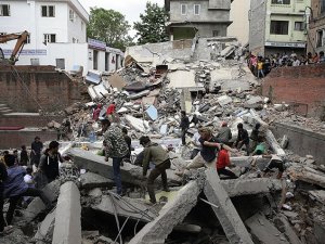 Nepal'de ölü sayısı 2 bini buldu