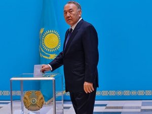Nazarbayev yüzde 97'yle yeniden başkan