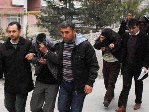 Yeni doğan buzağıları çaldılar