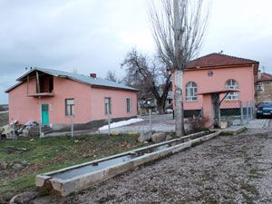 21 nüfuslu emekliler köyü