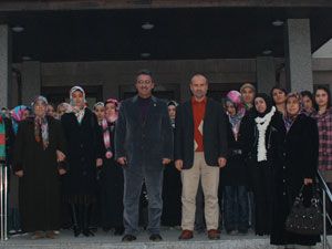 KARMEK üyeleri Suskunlar Kapısı’nı izledi