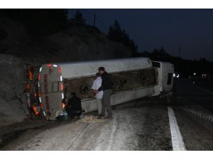 Fethiye Antalya Karayolunda Akaryakıt Tankeri Devrildi: 2 Yaralı