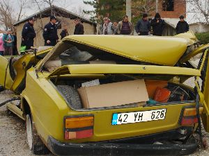 Otomobil hurdaya döndü, sürücüsü yaralı