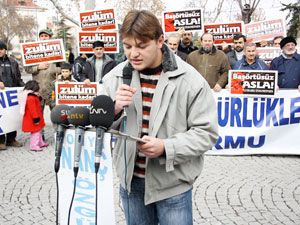 ‘Önce başörtüsü zulmünü engelleyin’