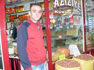 Aşure kuruyemiş esnafını sevindirdi