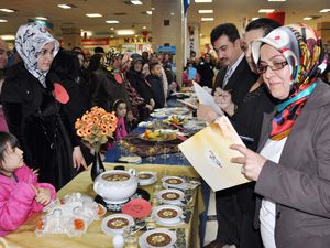 Aşure yarışması düzenledi