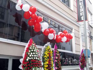 La Strada kafe ve restaurant hizmette