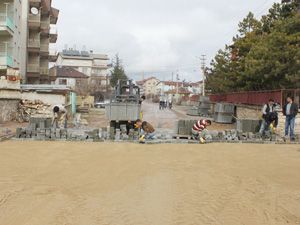 Beyşehir'de parke çalışması sürüyor