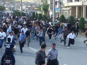 İran'da Kürtler ayaklandı