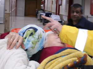 Yaşlı çift sobadan çıkan gazdan zehirlendi