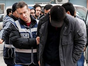 Pos cihazlı tefeciler adliyeye sevk edildi 