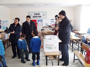 Seydişehir'de ihtiyaç sahibi öğrencilere yardım