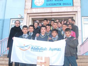 Köy okuluna kardeşlik hediyesi