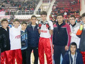 Kick-Boksta Derbent Gençlik farkı