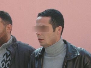 Doktorum diyerek yardım isteyenleri dolandırdı