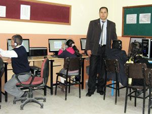Sosyal paylaşım sitelerini, ‘öğrencileri’ için kullandı