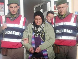 Sevgilisiyle birlikte kocasını öldürdü
