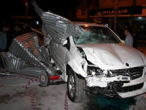 Alkollü sürücü akaryakıt istasyonuna girdi