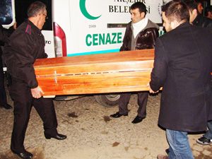 İş yerinin tavanına bağladığı iple intihar etti 