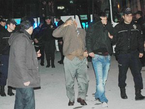 Örgüt lideri ile birlikte 23 kişinin sorguları sürüyor