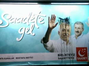 ‘Milli İttifak’ bilboardlarına saldırı