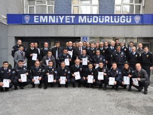 Başarılı polisler ödüllendirildi