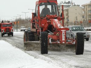 Selçuklu Belediyesi’nden buzlanmaya karşı tedbir