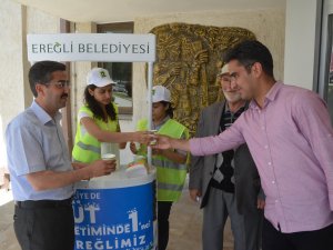 Ereğli Belediyesi’nden Vatandaşlara Süt İkramı