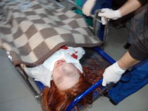 Barışmayan sevgilinin boğazını kesti