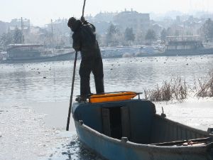 Beyşehir Gölü'nde balıkçılara buz engeli