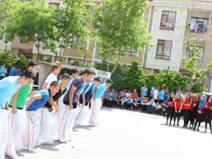 Enderun Liselerinde bahar şenlikle karşılandı