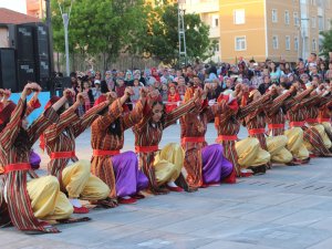 Karapınar'da "halk oyunları şenliği" yapıldı