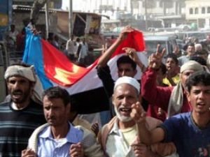 Yemen'de on binler sokaklarda