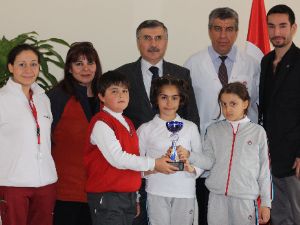 Bahçeşehirli miniklerden tenis de Türkiye derecesi