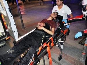 Arkadaşlar Arasında Bıçaklı Kavga: 1 Yaralı