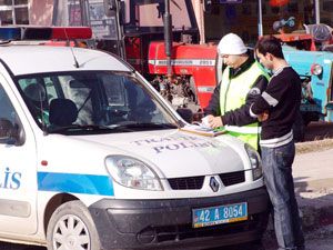 Akşehir'de emniyet kemeri uygulaması