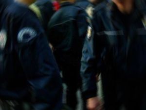 16'sı polis 43 kişi gözaltında