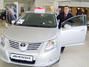 Yeni Avensis’ler Otojen Plaza’da
