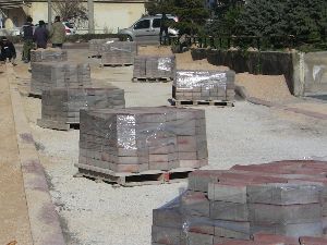 Türbe Mahallesi'nin kaldırımları yenileniyor