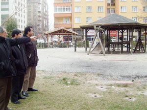 Merkezde harabe park