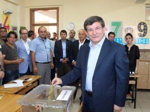 Ahmet Davutoğlu'ndan seçim sonuçlarına ilk yorum