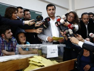 HDP Eşbaşkanı Demirtaş oyunu kullandı