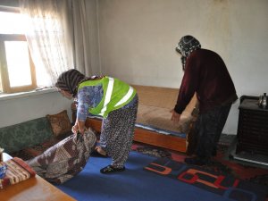 Seydişehir'de yaşlıların evleri temizleniyor