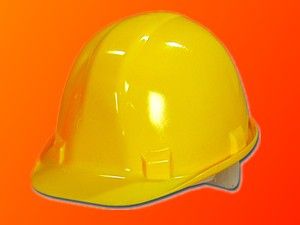 Halat koptu, demirlerin altında kalan işçi öldü