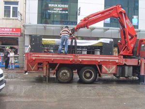 Şerafettin Caddesi’nde haciz gerginliği