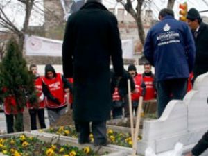 Erbakan'a ziyaret gece de sürdü