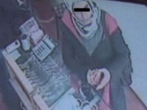 Sevgililer kameraya takıldı